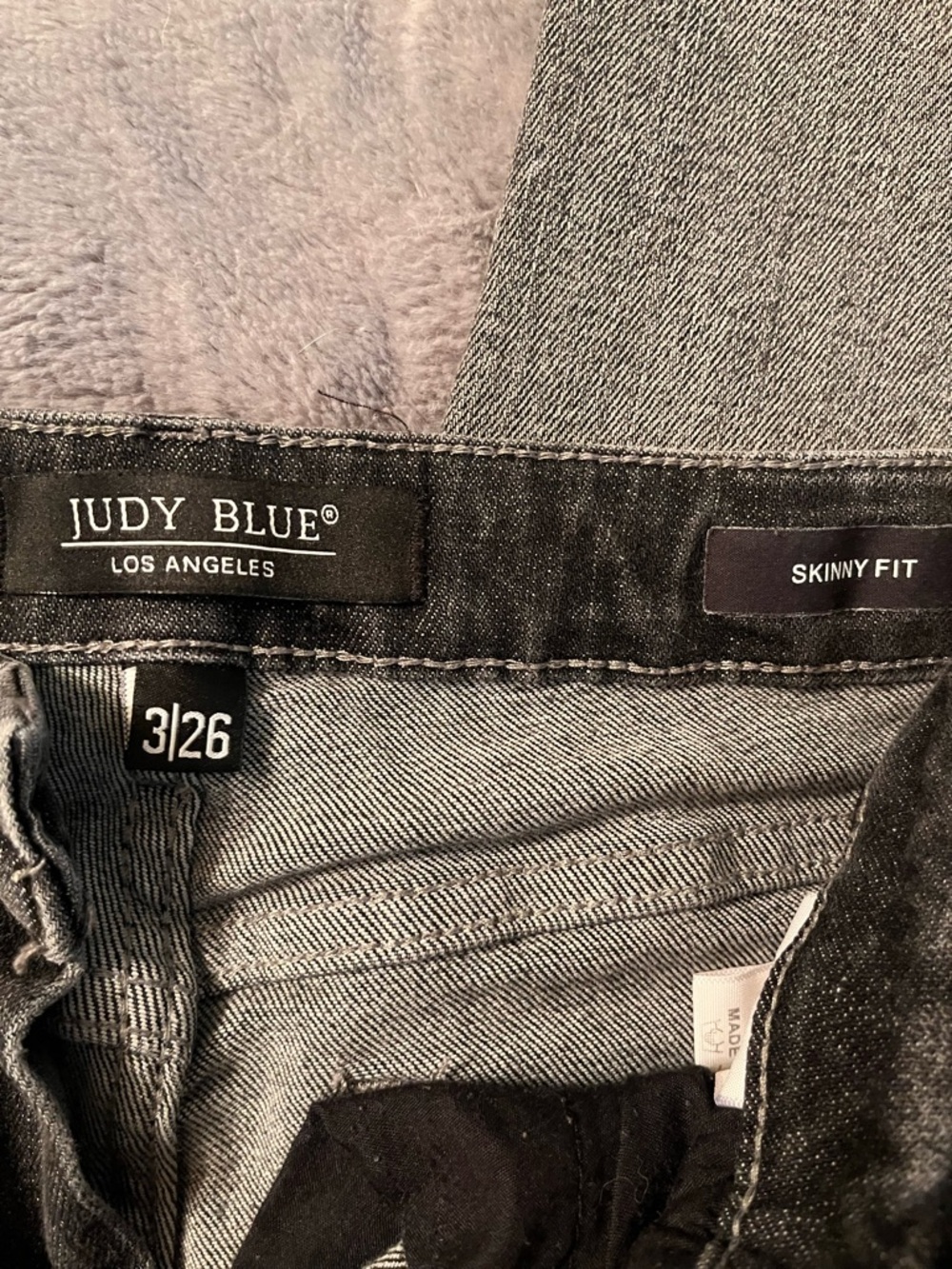 Judy Blue Black and Grey Skinny Fit Jeans Waistband Detail - Picture 2 of 3